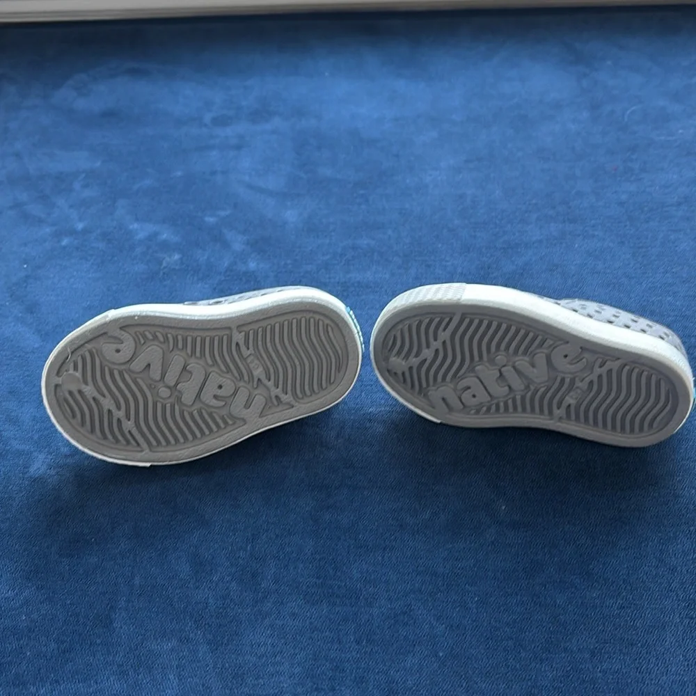 4c Native shoes - Picture 2 of 3